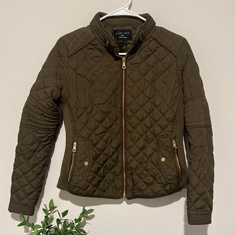 Love Tree Woman’s Olive Green Jacket Small